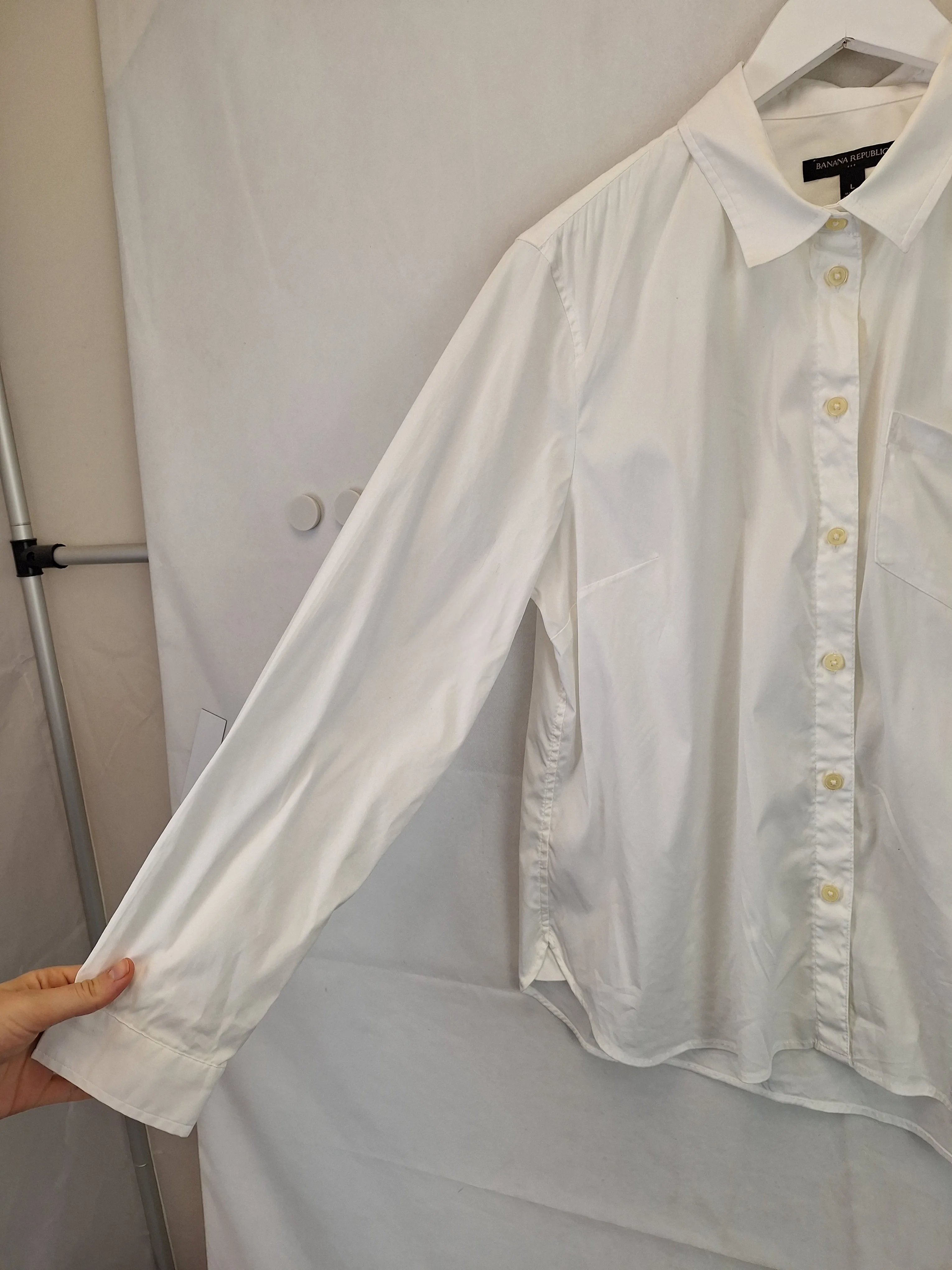 Banana Republic Classic Sophisticated Smart Shirt Size L