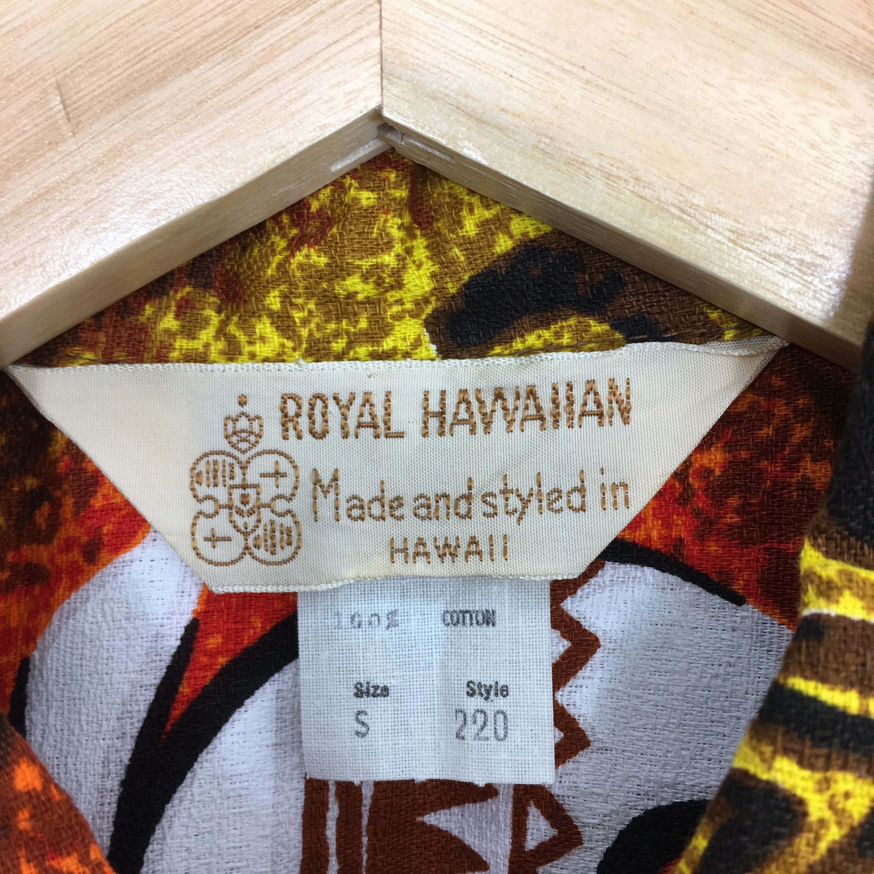 Royal Hawaiian Aloha Tropical Shirt Small