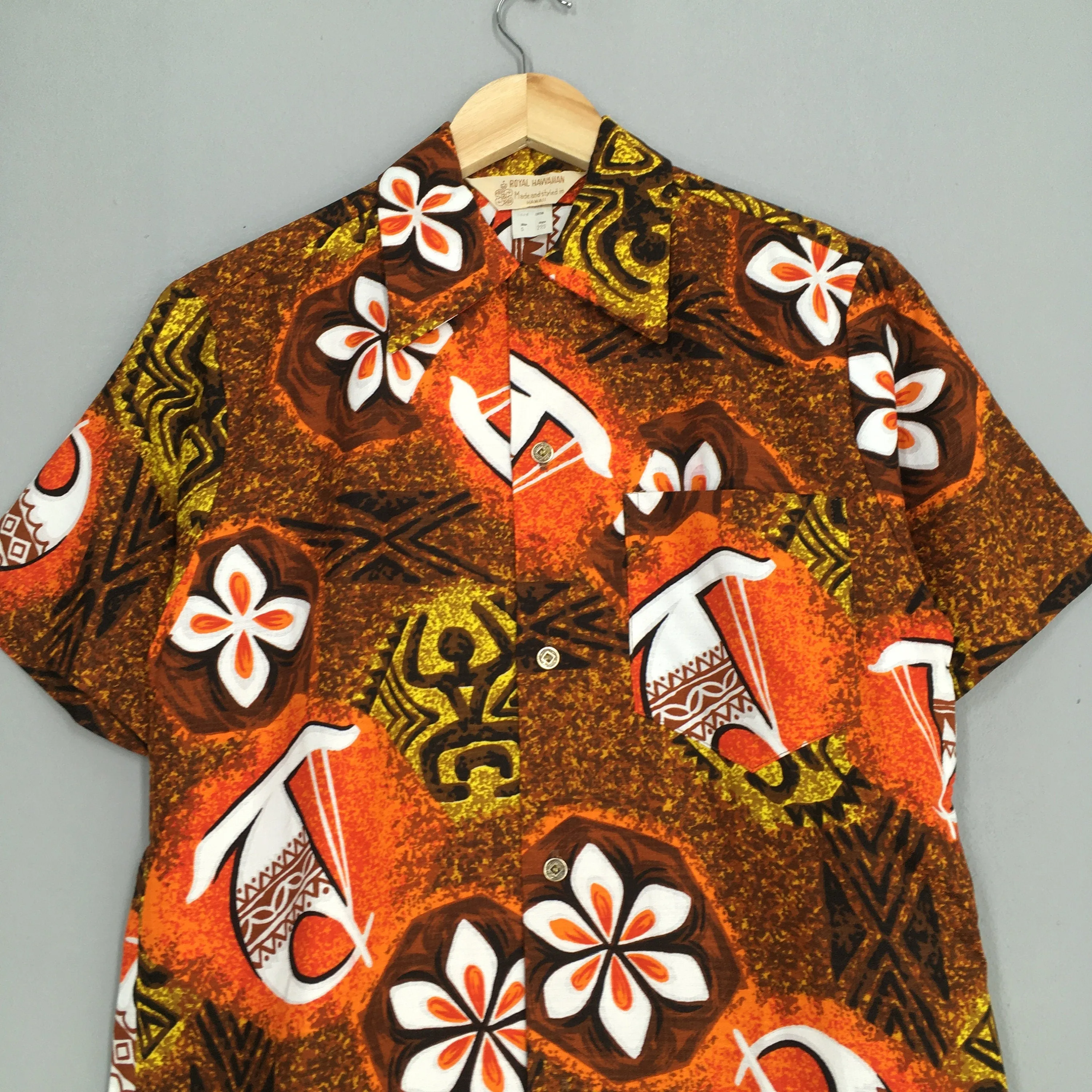 Royal Hawaiian Aloha Tropical Shirt Small