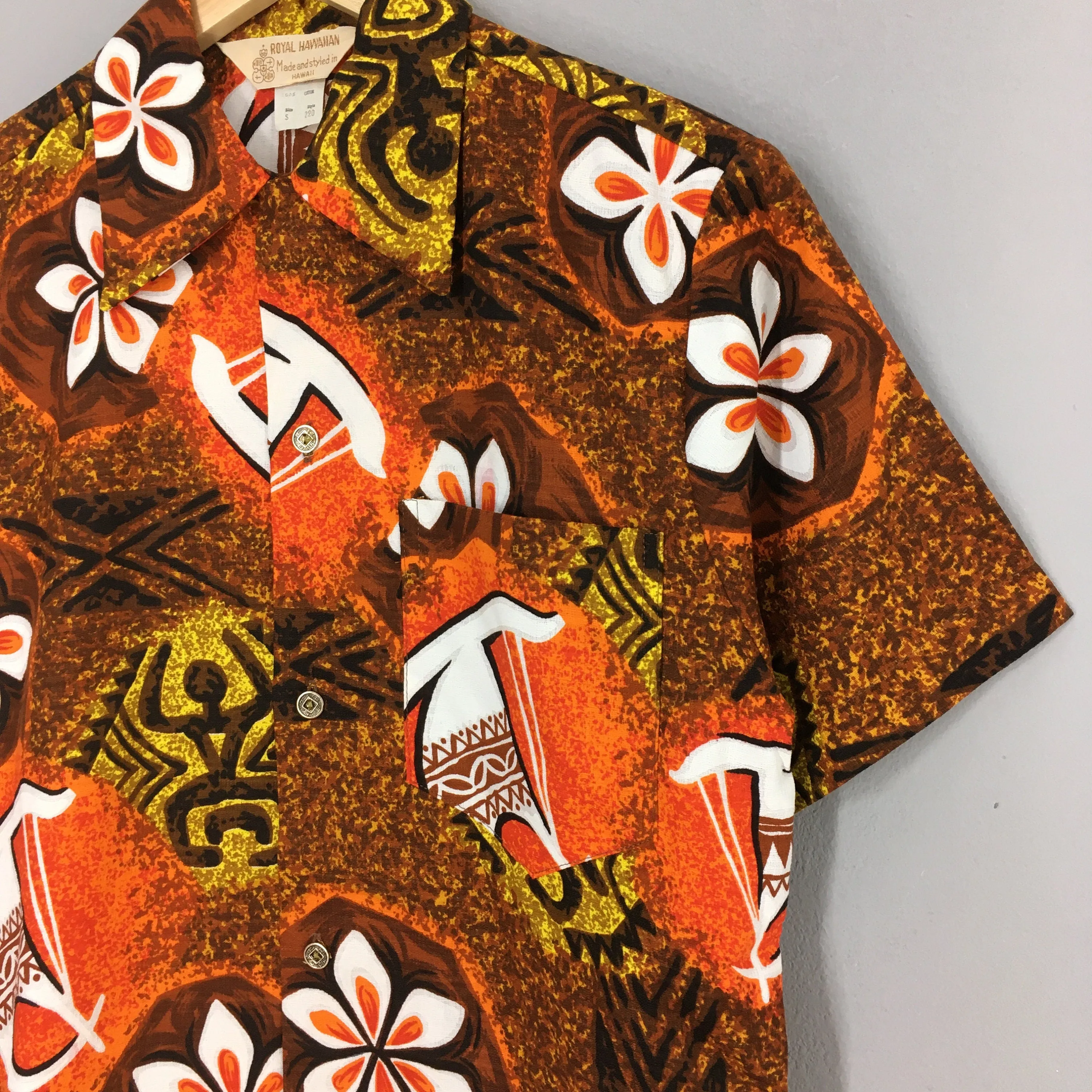 Royal Hawaiian Aloha Tropical Shirt Small