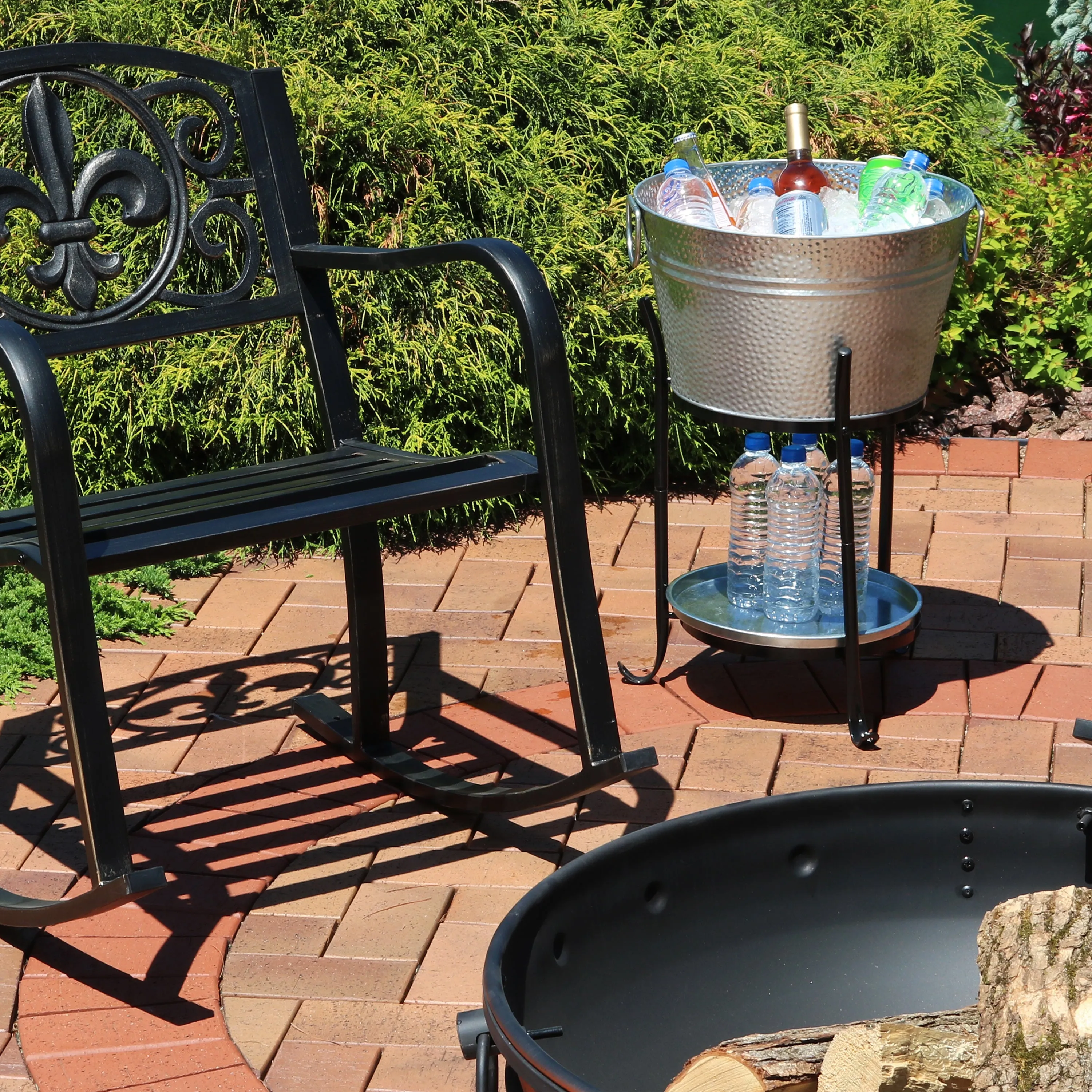 Sunnydaze Pebbled Galvanized Steel Ice Bucket Drink Cooler with Stand